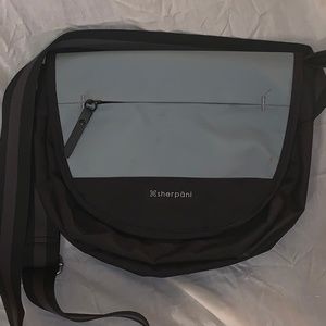 Sherpani Purse
